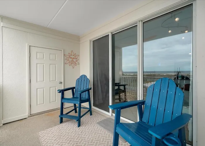 Turtles Nest, East Unit 207